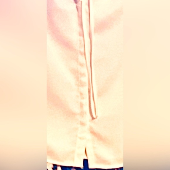 Ann Taylor Lovely Off White Top Like New,  Size XS - Picture 6 of 6